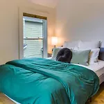 Portland Vacation Rental 3 Mi To Downtown!